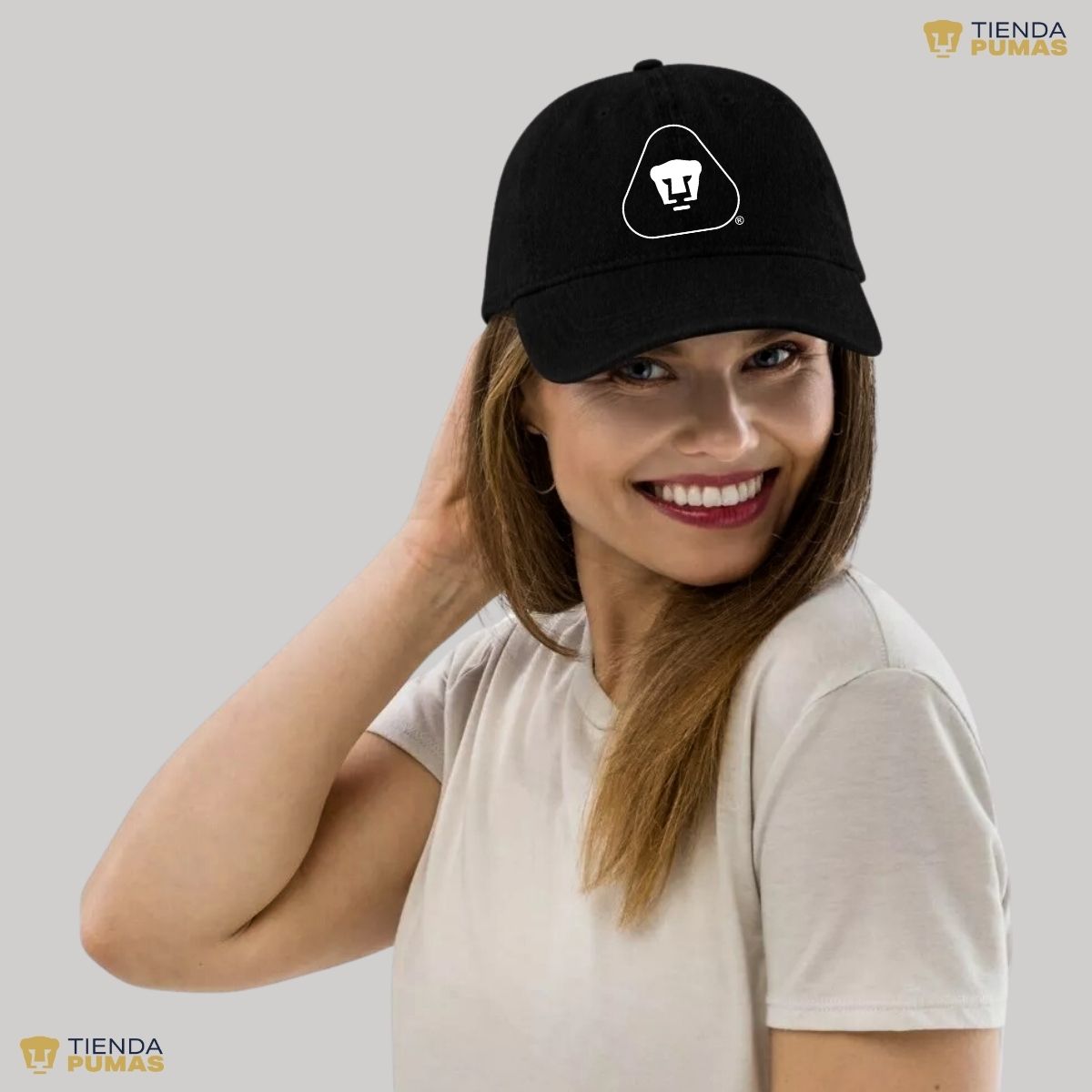 Gorra Pumas UNAM Hombre Mujer Ajustable Emblema Blanco Negro 6 Vinil