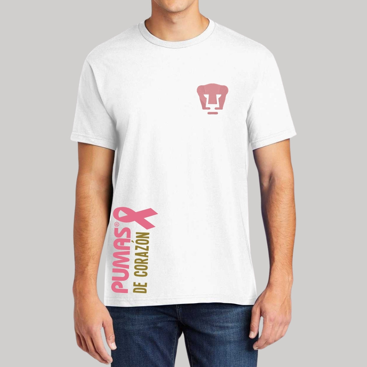 Playera Hombre Pumas UNAM De corazón logo rosa